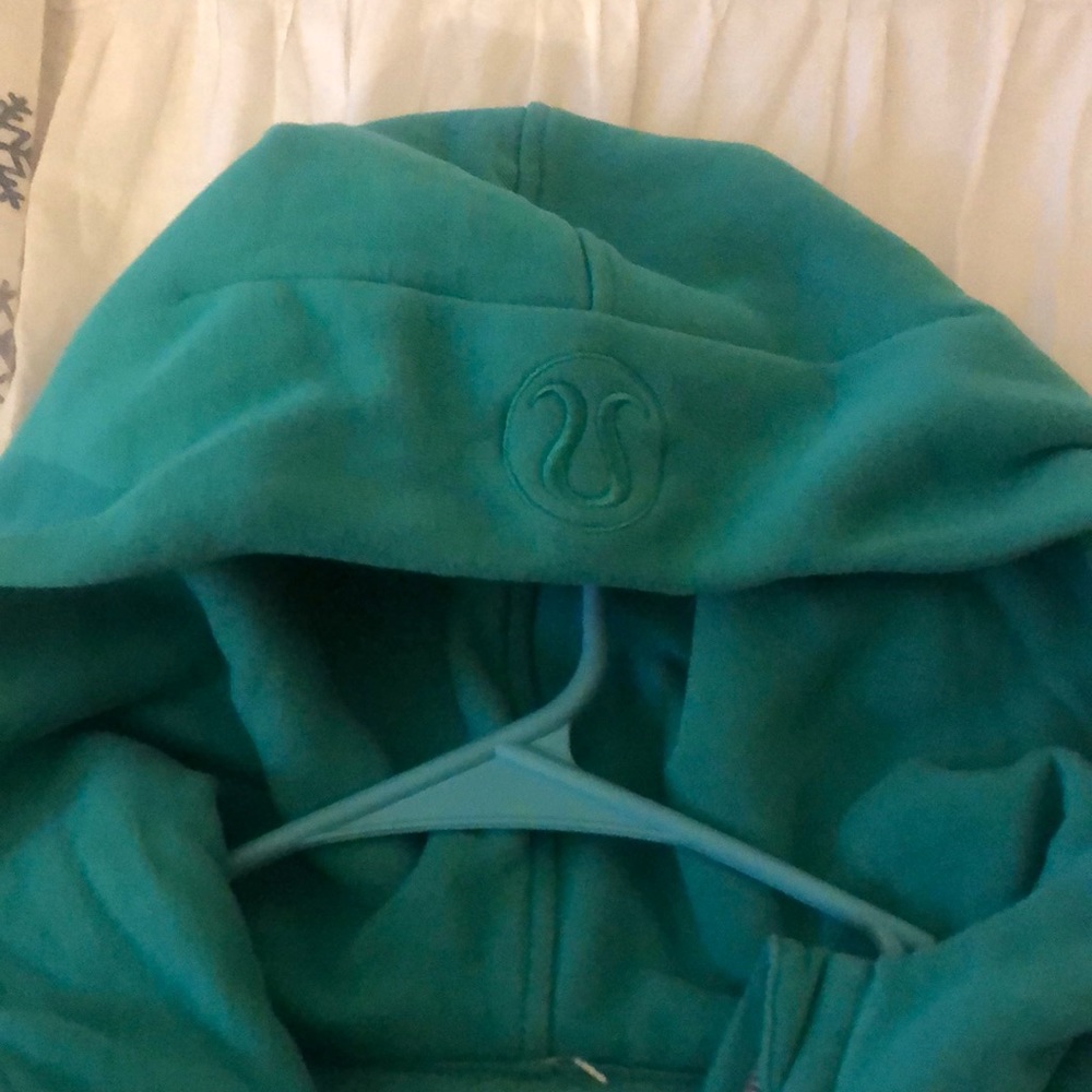 Lululemon emerald green oversized cropped pull over hoodie